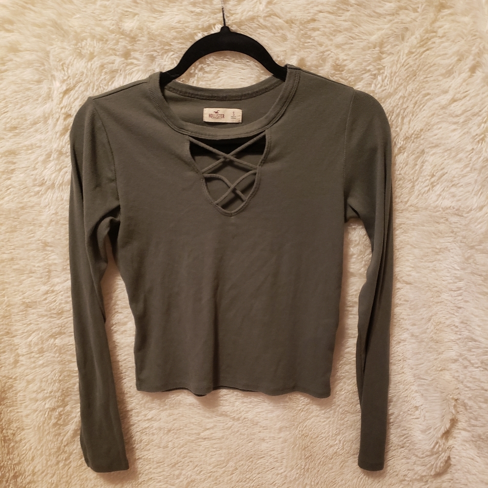 Hollister long sleeve top (make me an offer!)